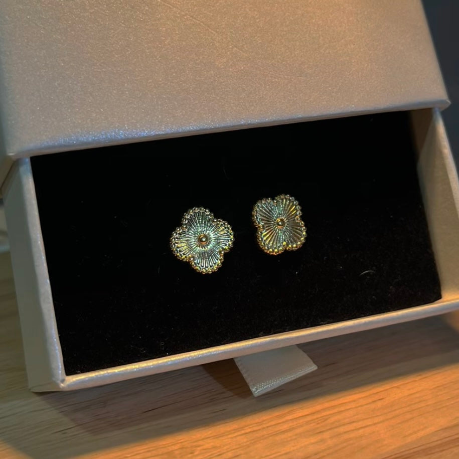 Clover Bloom Earrings - Gold