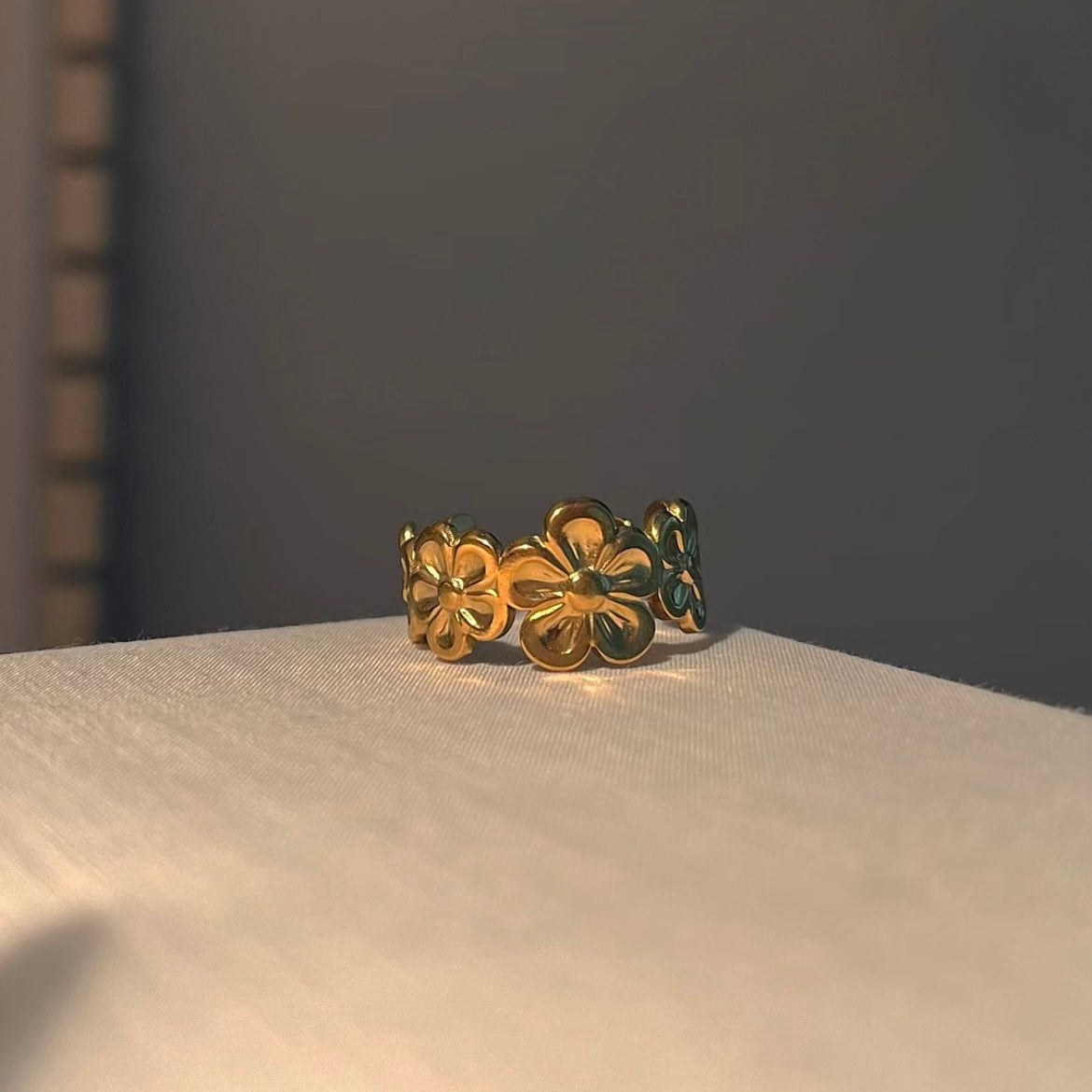Flower Ring - Gold