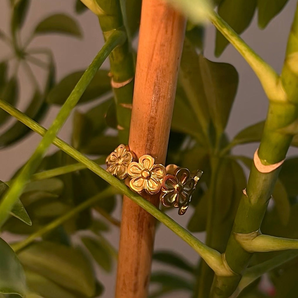 Flower Ring - Gold