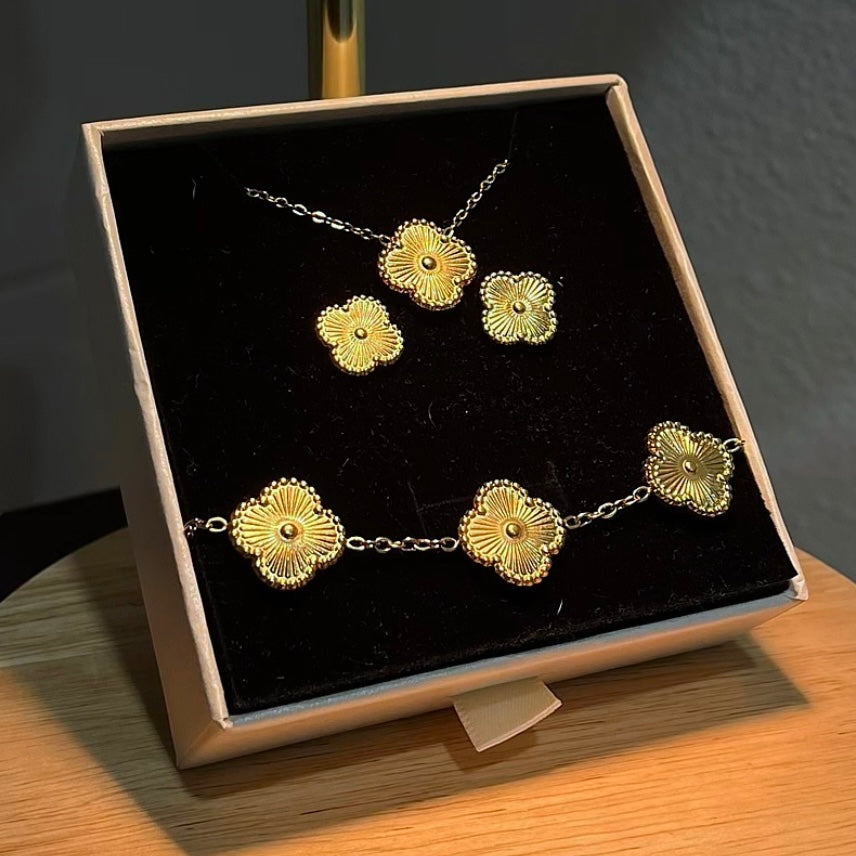Clover Bloom Set - Gold