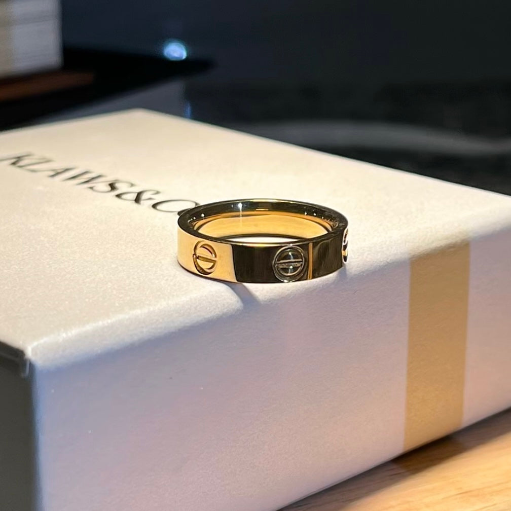 Classic Gold Band Ring