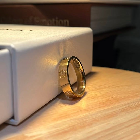 Classic Gold Band Ring